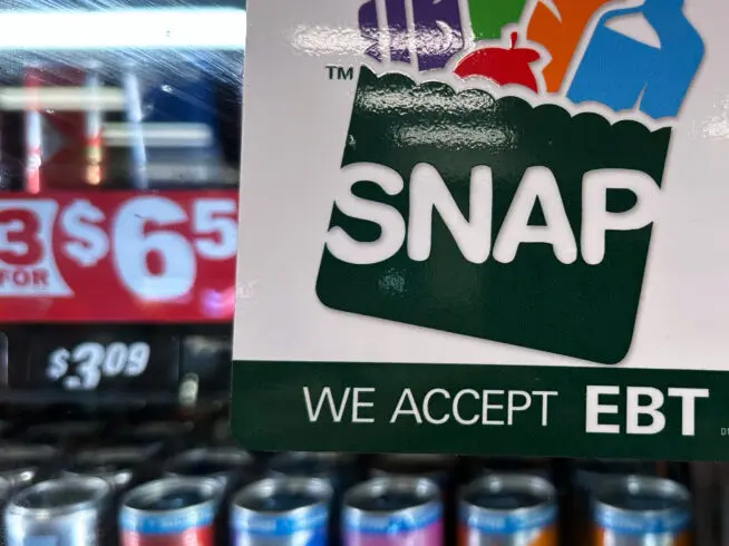 SNAP sign in shop window